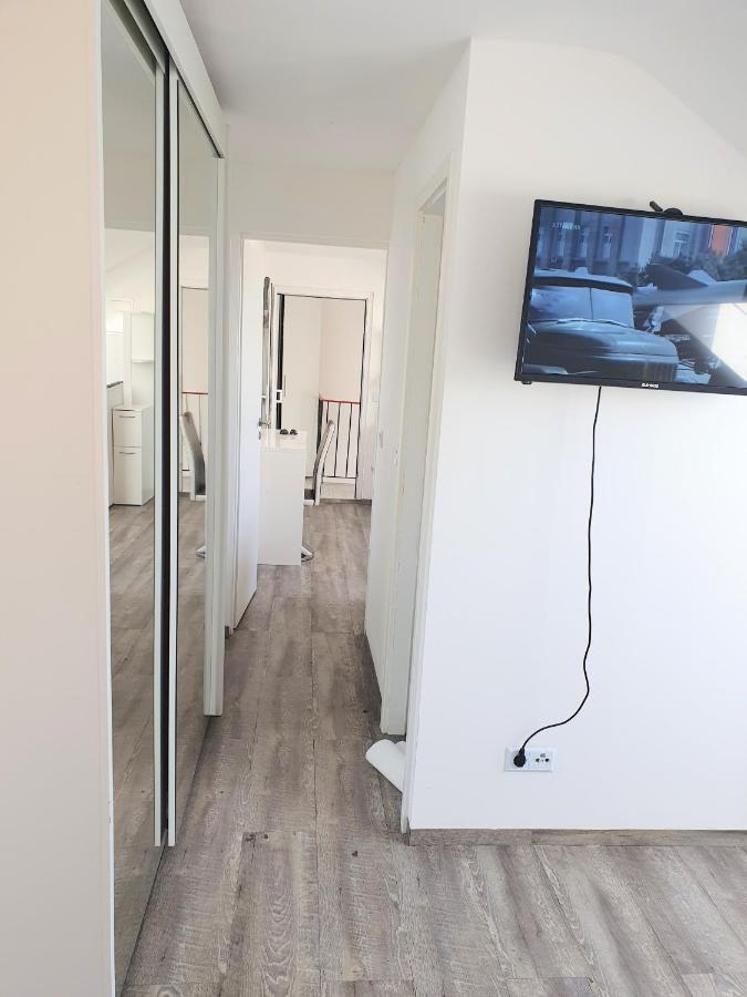 Fmi110 Next To Airport Apartment Ruesselsheim Luaran gambar