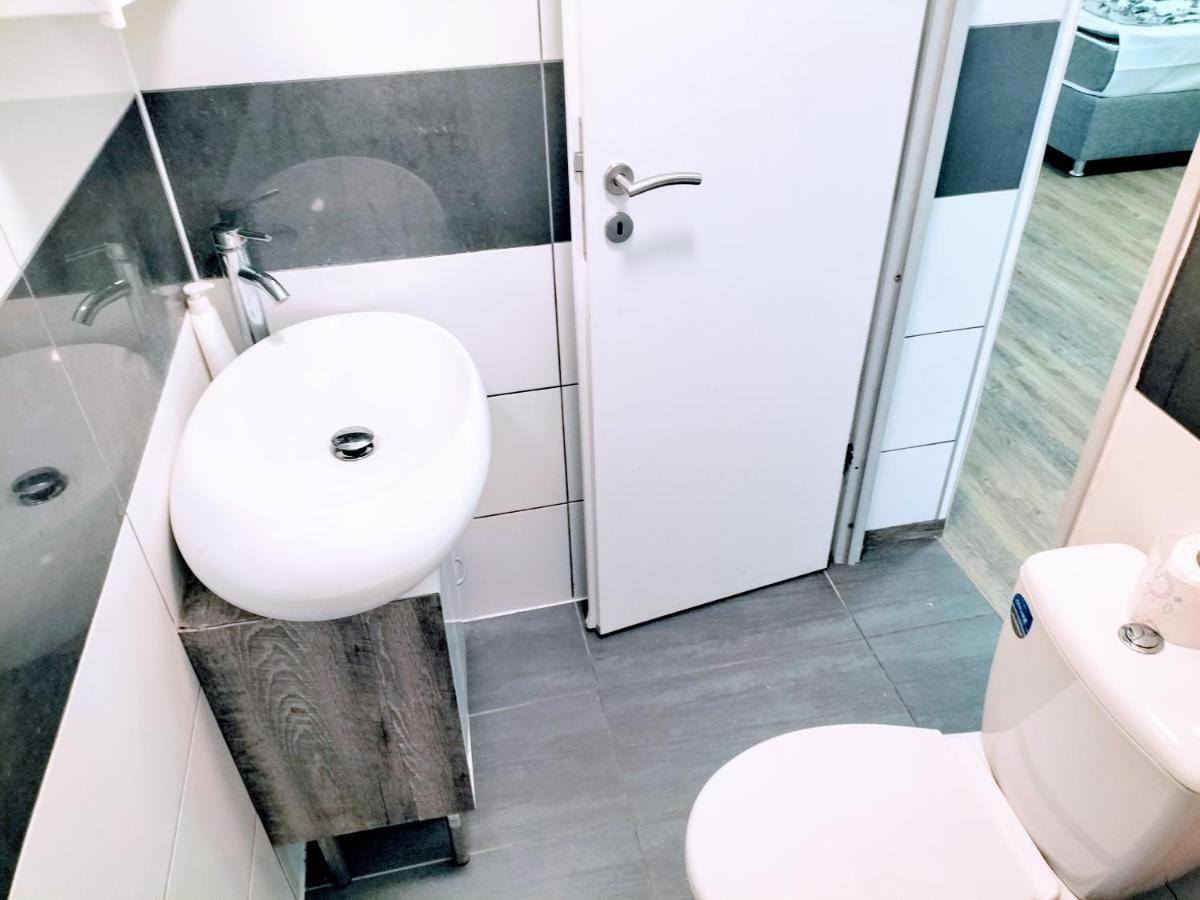 Fmi110 Next To Airport Apartment Ruesselsheim Luaran gambar