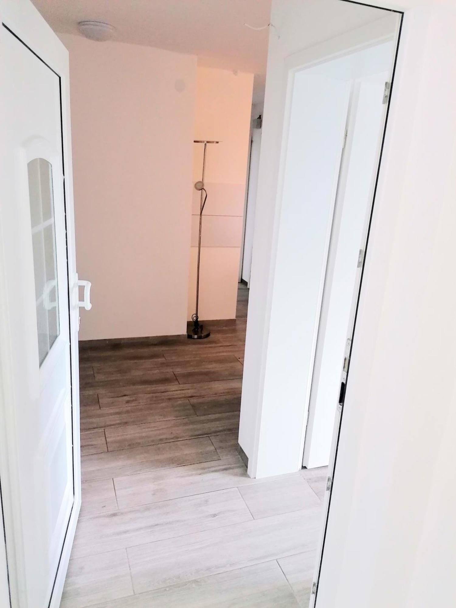 Fmi110 Next To Airport Apartment Ruesselsheim Bilik gambar