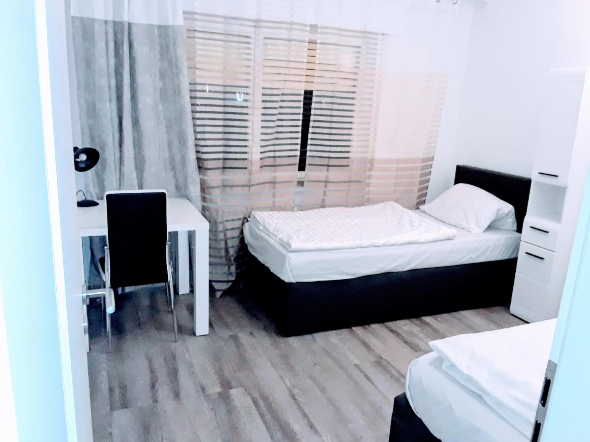Fmi110 Next To Airport Apartment Ruesselsheim Bilik gambar